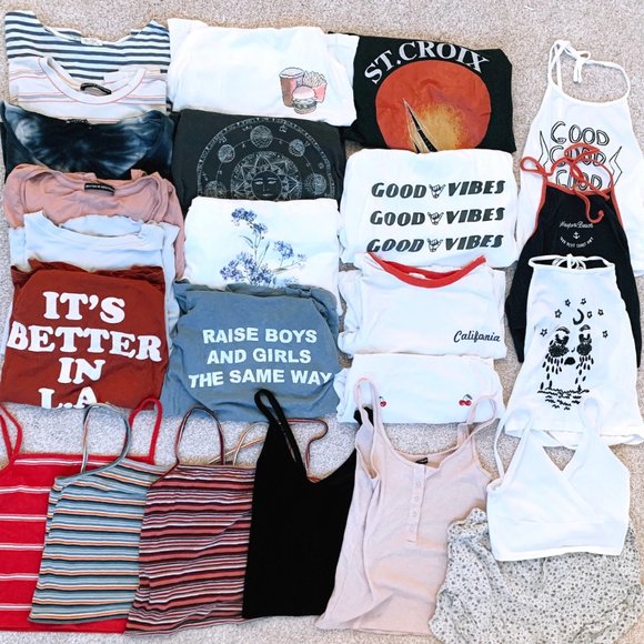 A look into my closet - Picture 5 of 7